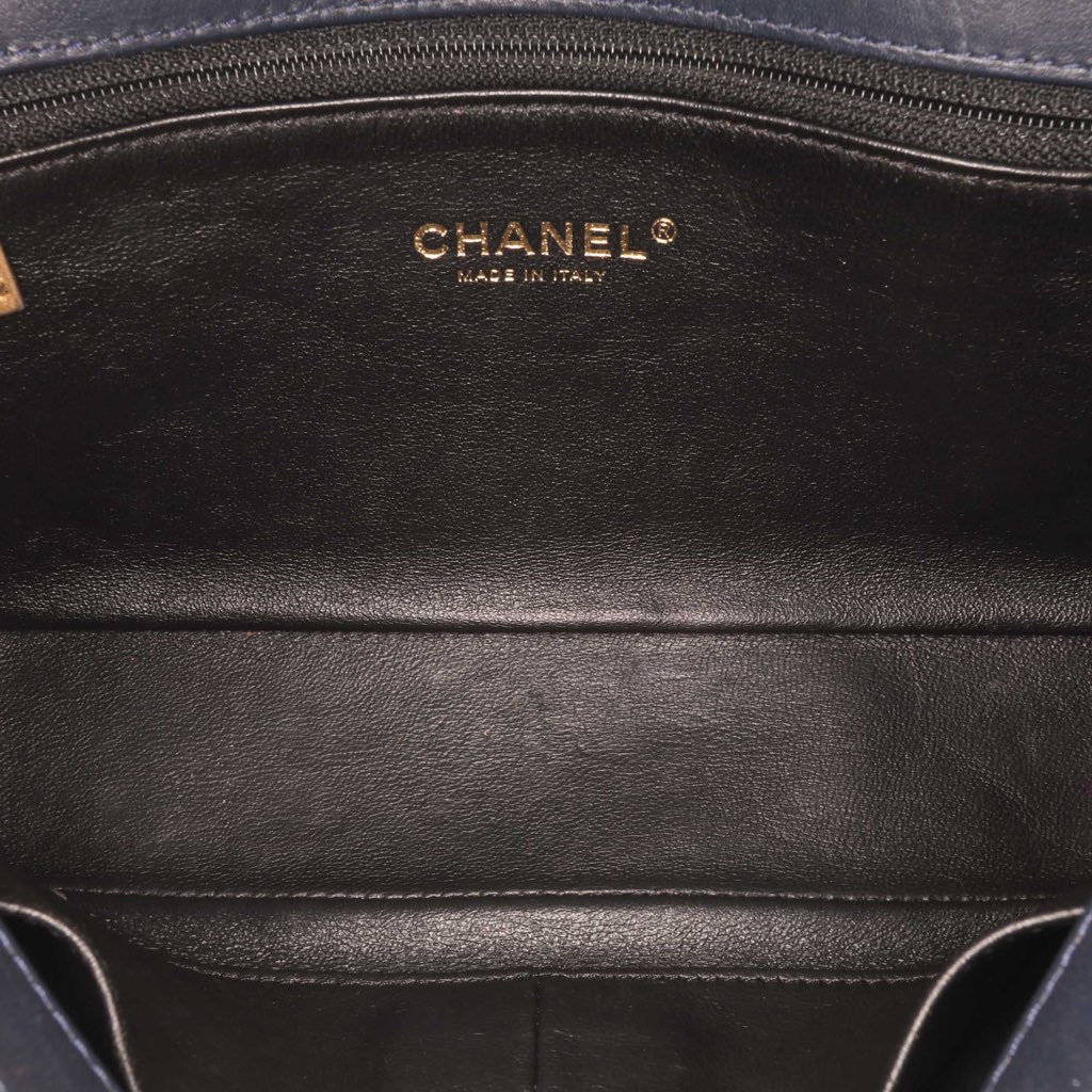 Chanel Medium Bicolor Caviar CC Filigree Flap - 4