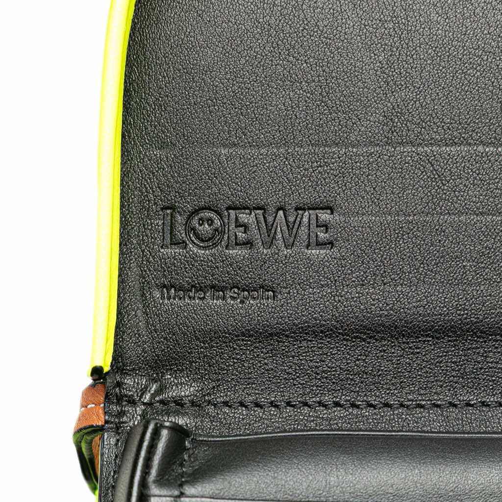 Loewe Small Smooth Calfskin Smiley Heel Crossbody - Detail 2