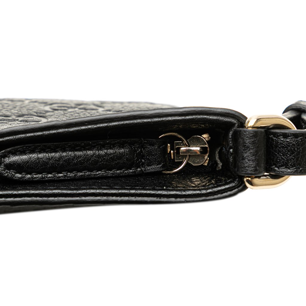 Gucci Medium GG Emblem Embossed Leather Shoulder Bag - Detail 2