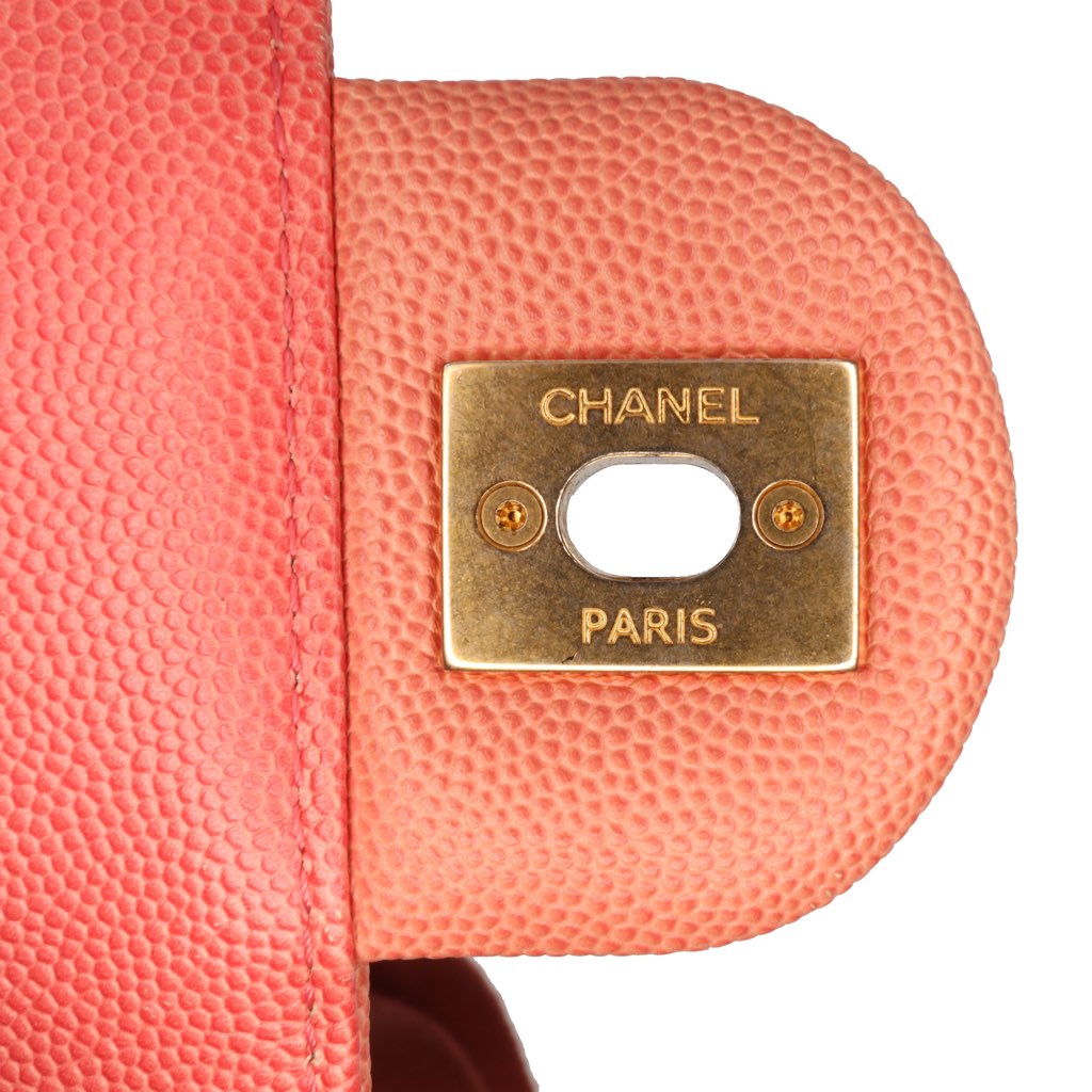 Chanel Medium Quilted Caviar Sunset On The Sea Flap - Detail 2