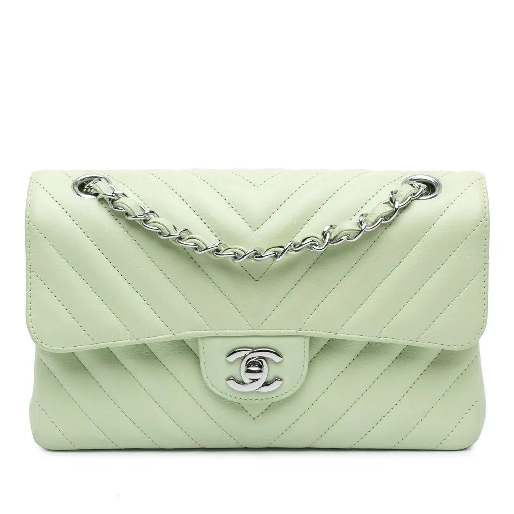 Chanel Small Classic Chevron Lambskin Double Flap Green Leather Very good - Front View