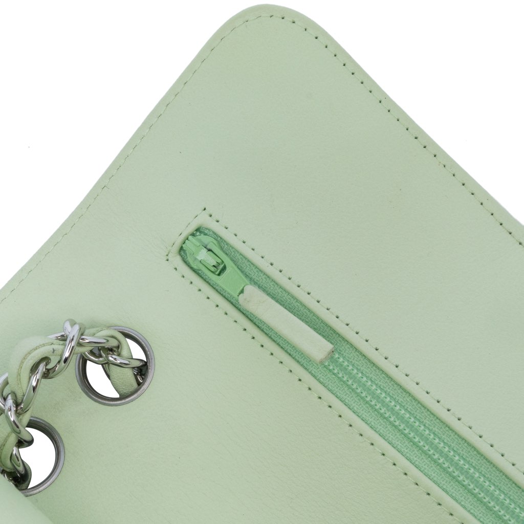 Chanel Small Classic Chevron Lambskin Double Flap - Detail 2