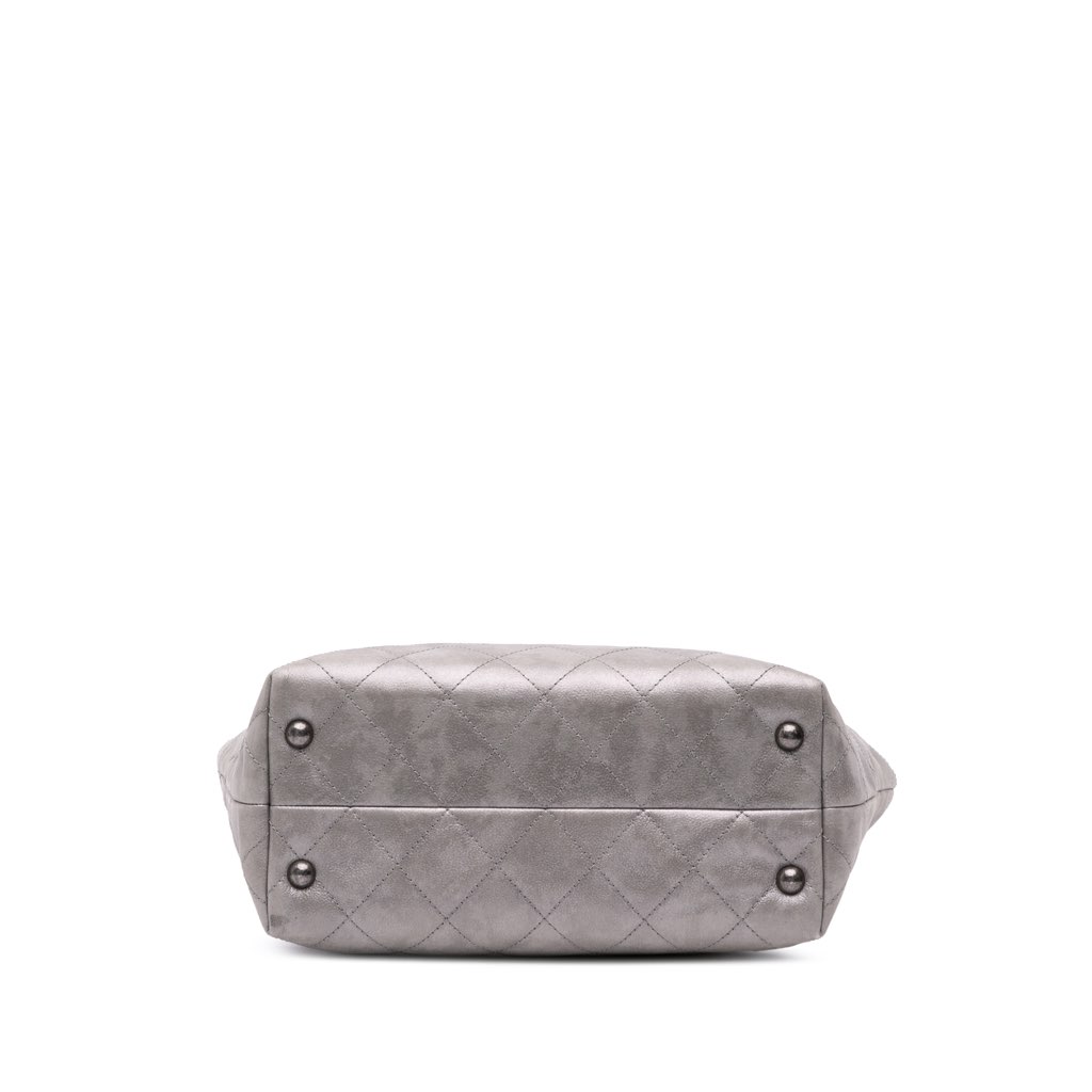 Chanel Quilted Iridescent Calfskin Shopping in Chains Tote - 3