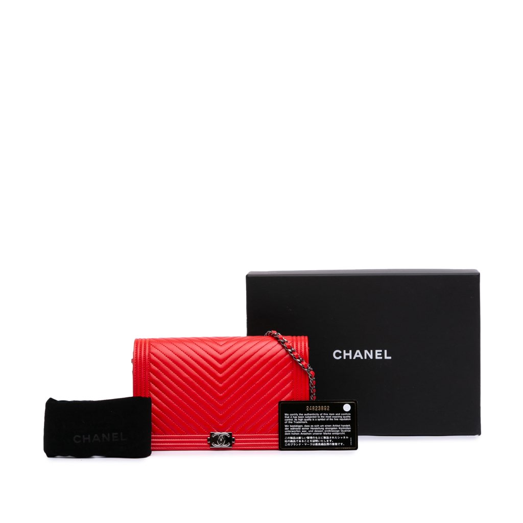 Chanel Chevron Calfskin Boy Wallet On Chain - Image 14