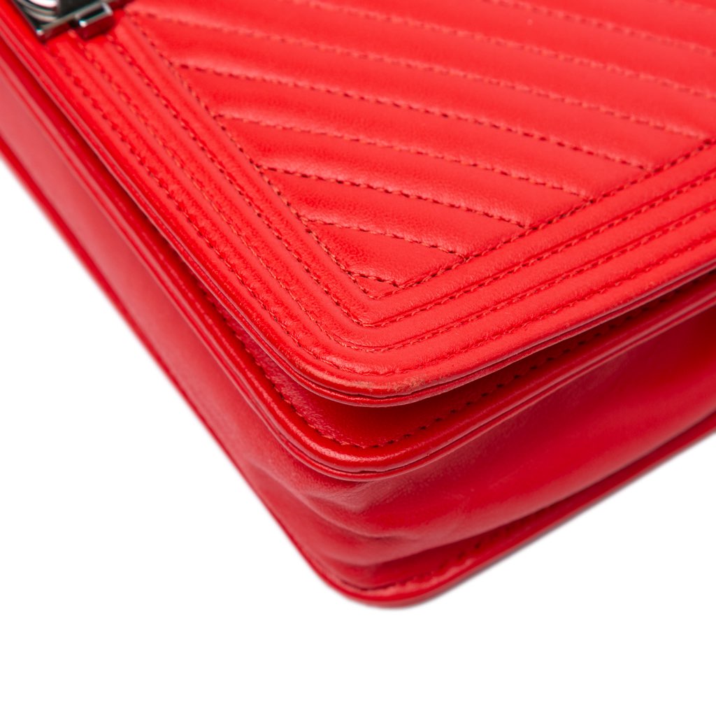 Chanel Chevron Calfskin Boy Wallet On Chain - Image 10