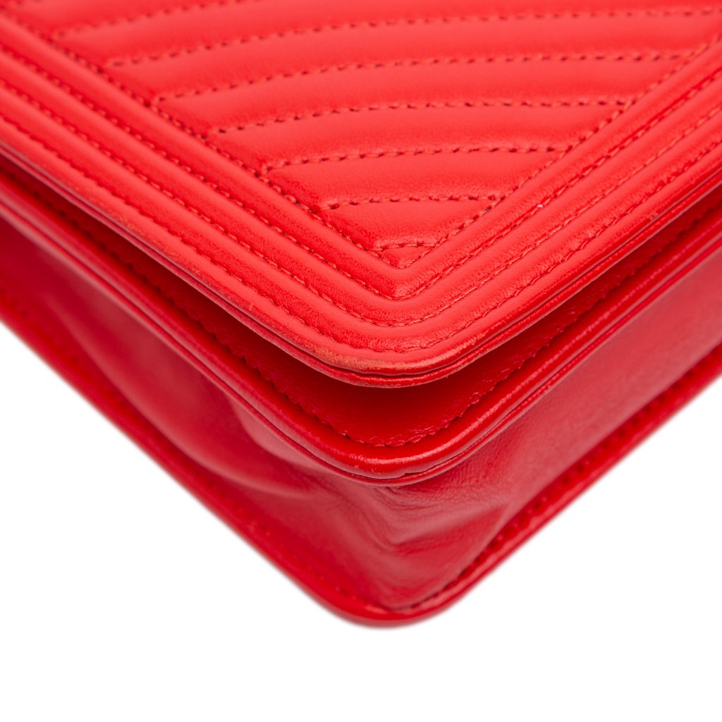 Chanel Chevron Calfskin Boy Wallet On Chain - Image 11
