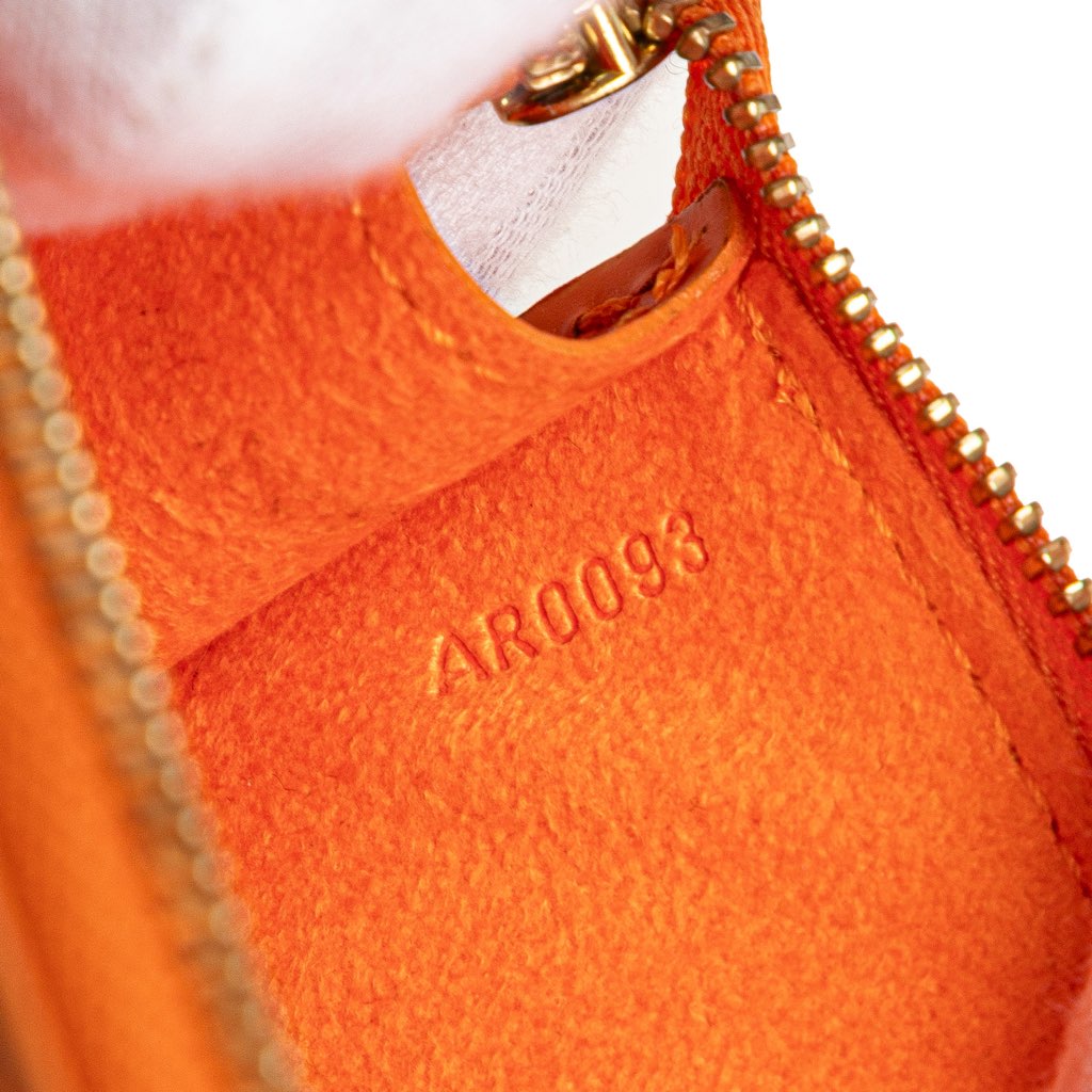 Louis Vuitton Epi Pochette Accessoires - Detail 1