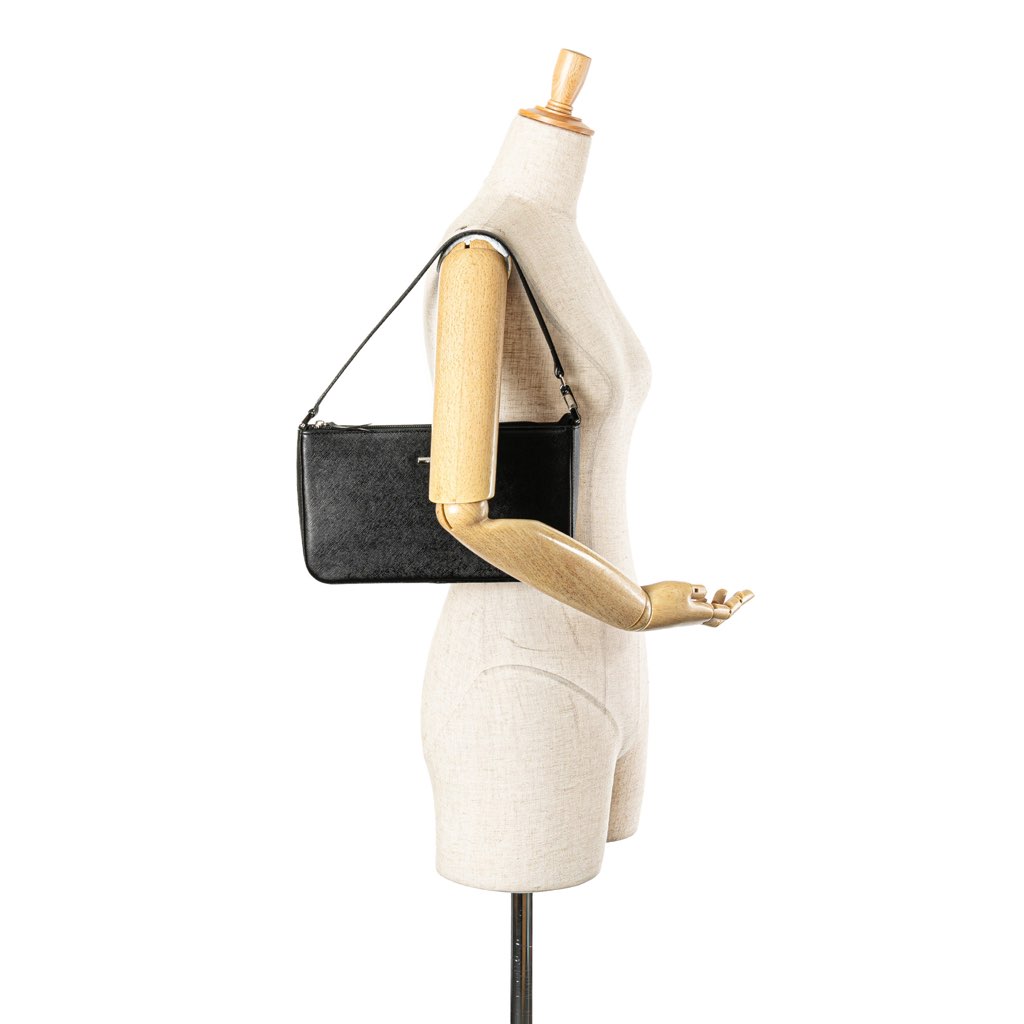 Burberry Leather Shoulder Bag - Image 13