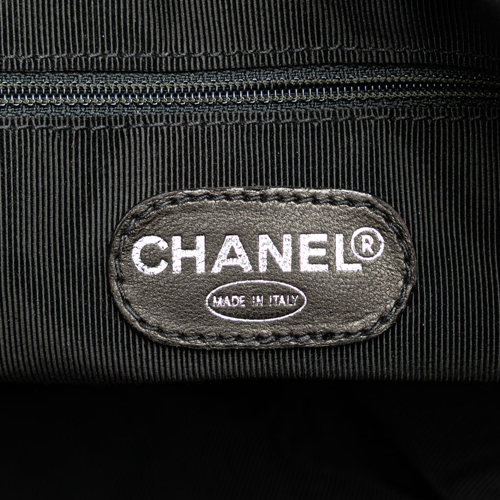 Chanel CC Caviar Tote - Side view