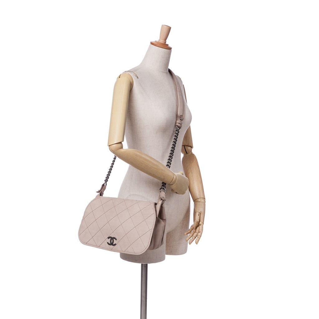 Chanel Calfskin Stitched Highlander Messenger Bag - Image 11