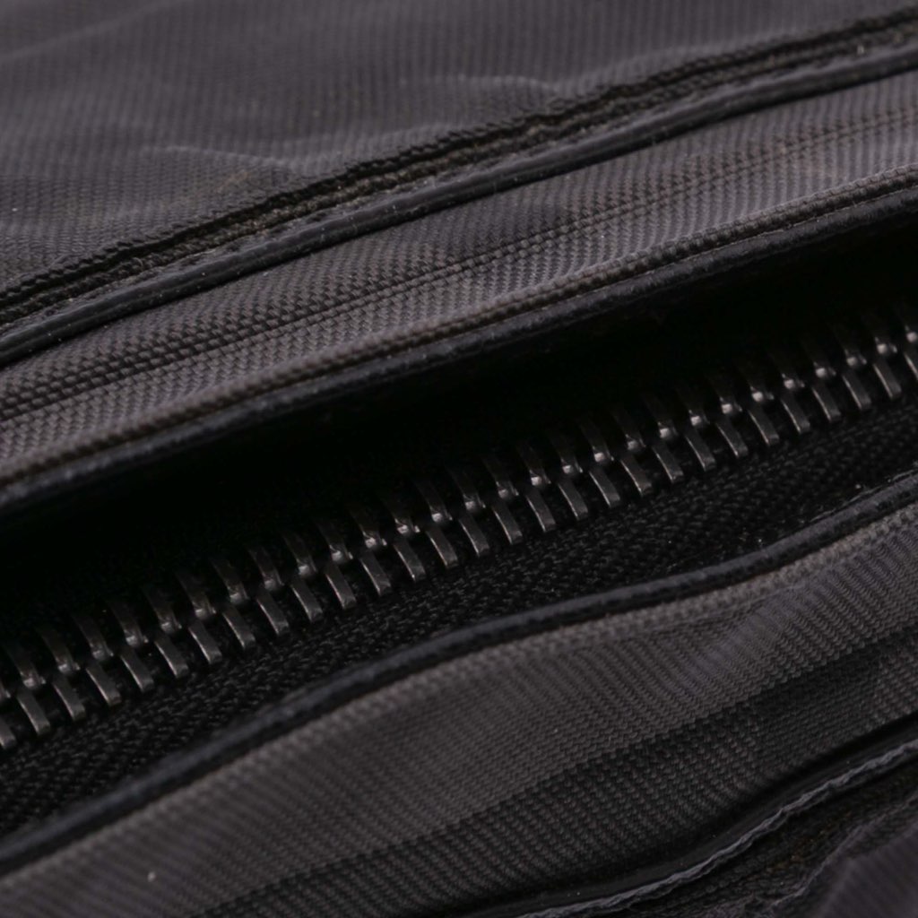 Burberry Smoke Check Nylon Crossbody - Detail 1