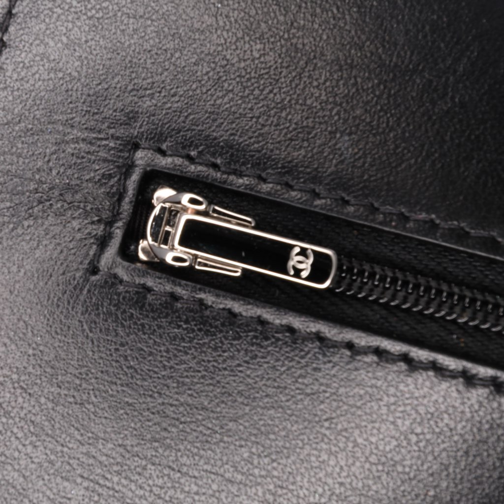 Chanel Quilted Suede Cocostellar Wallet on Chain - Detail 2