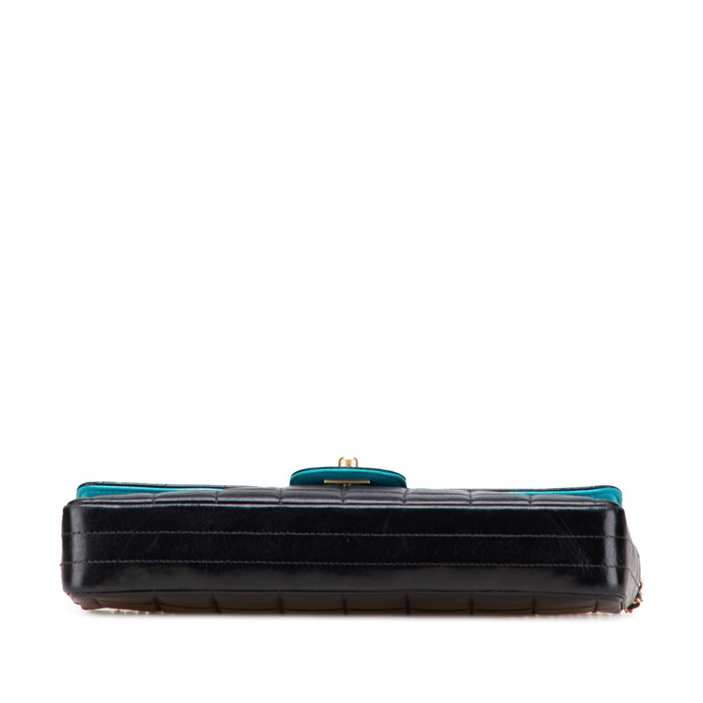 Chanel Chocolate Bar Lambskin East West Flap - Image 6