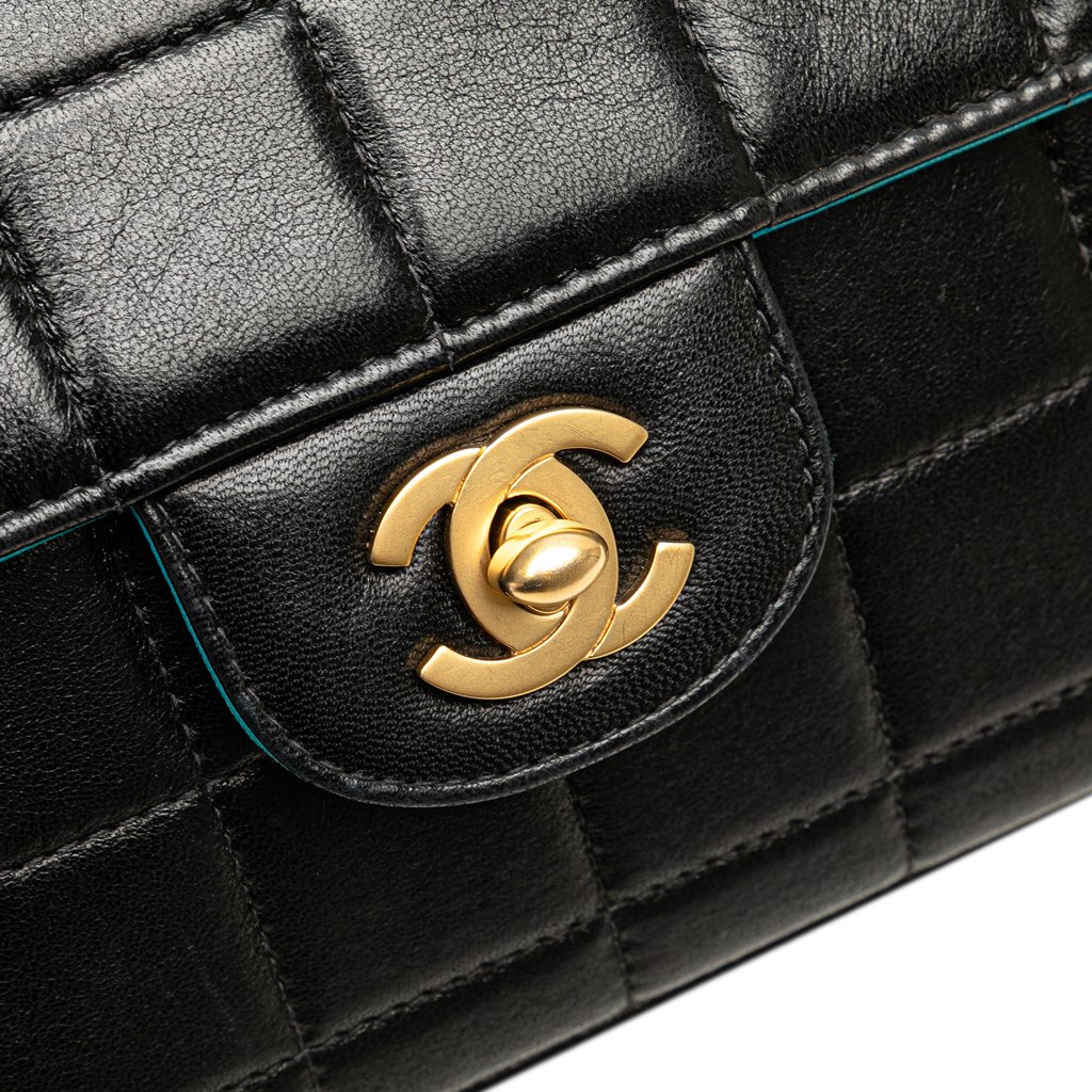 Chanel Chocolate Bar Lambskin East West Flap - Image 10