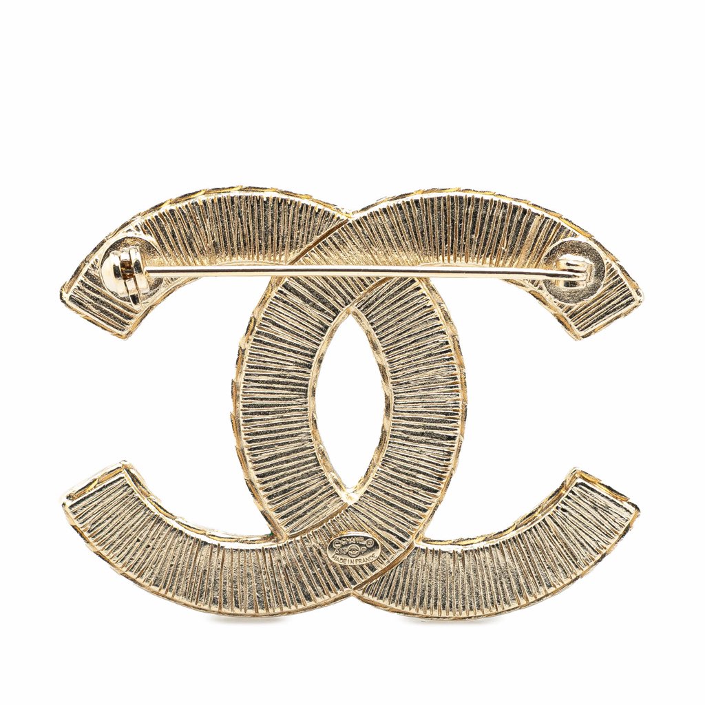 Chanel Faux Lace and Resin Gold Plated CC Brooch - 2