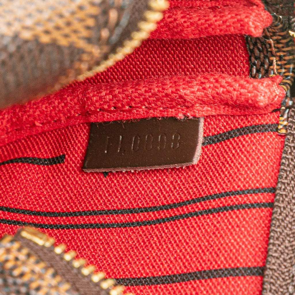 Louis Vuitton Damier Ebene Trunks and Bags Mini Pochette Accessoires - Detail 1