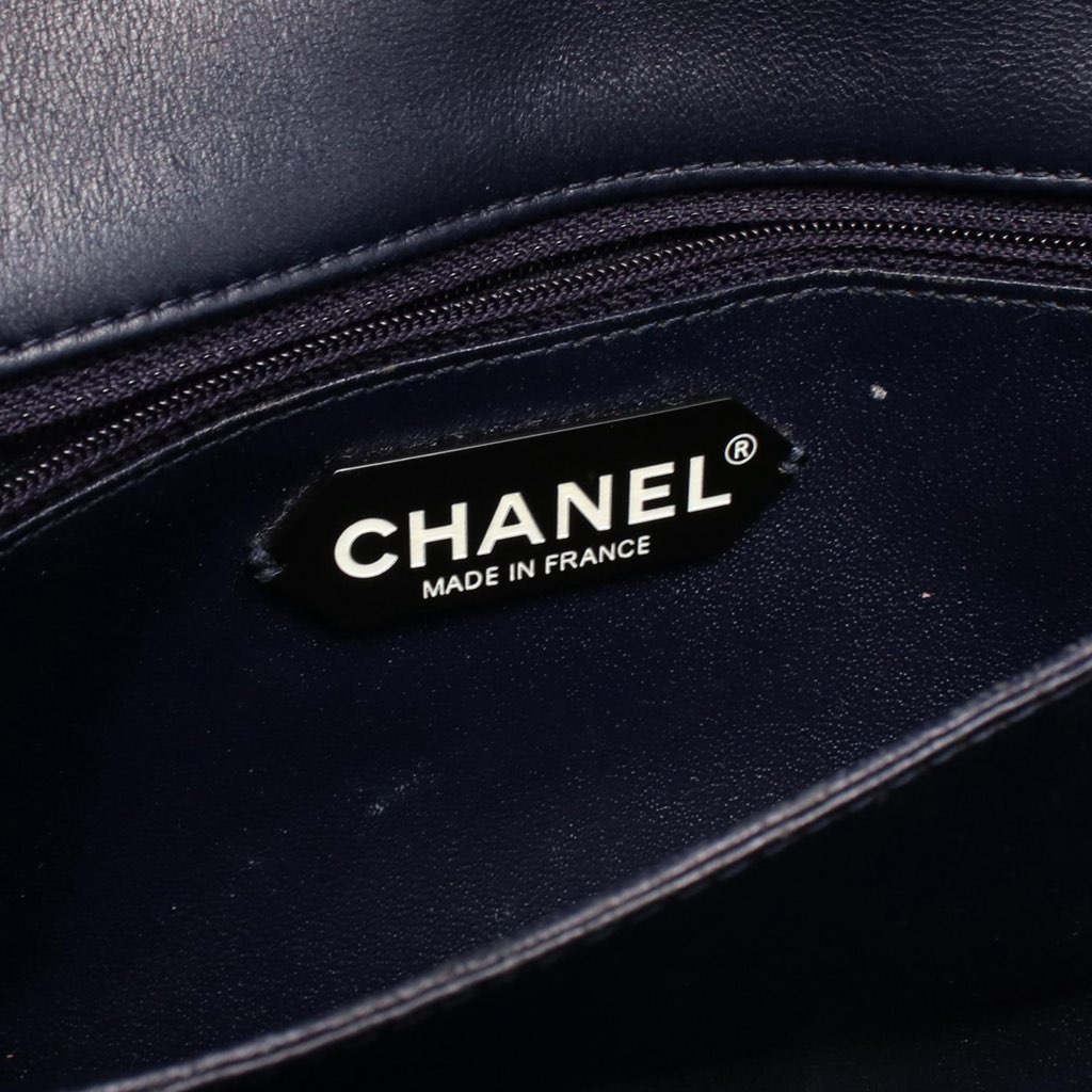Chanel CC Quilted Lambskin Pushlock Single Flap - 4