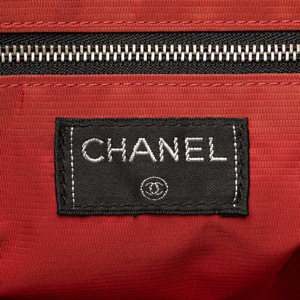 Chanel Old Travel Line Nylon Tote - Detail 1