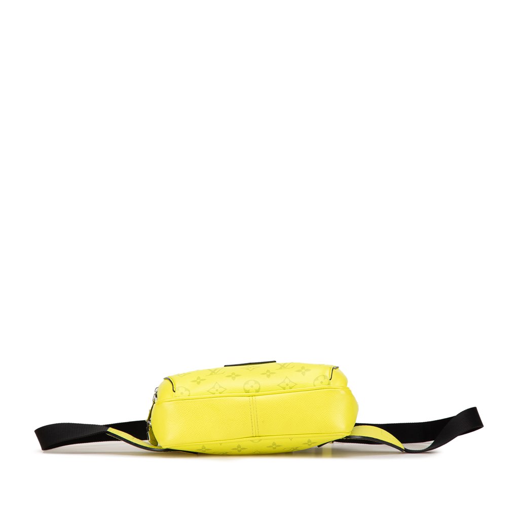 Louis Vuitton Monogram Taiga Outdoor Bumbag - 3