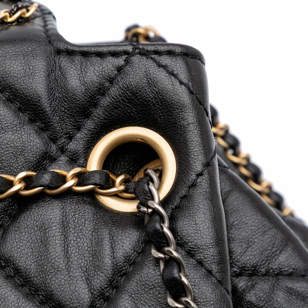 Chanel CC Quilted Lambskin Chain Drawstring Bucket Bag - Image 10