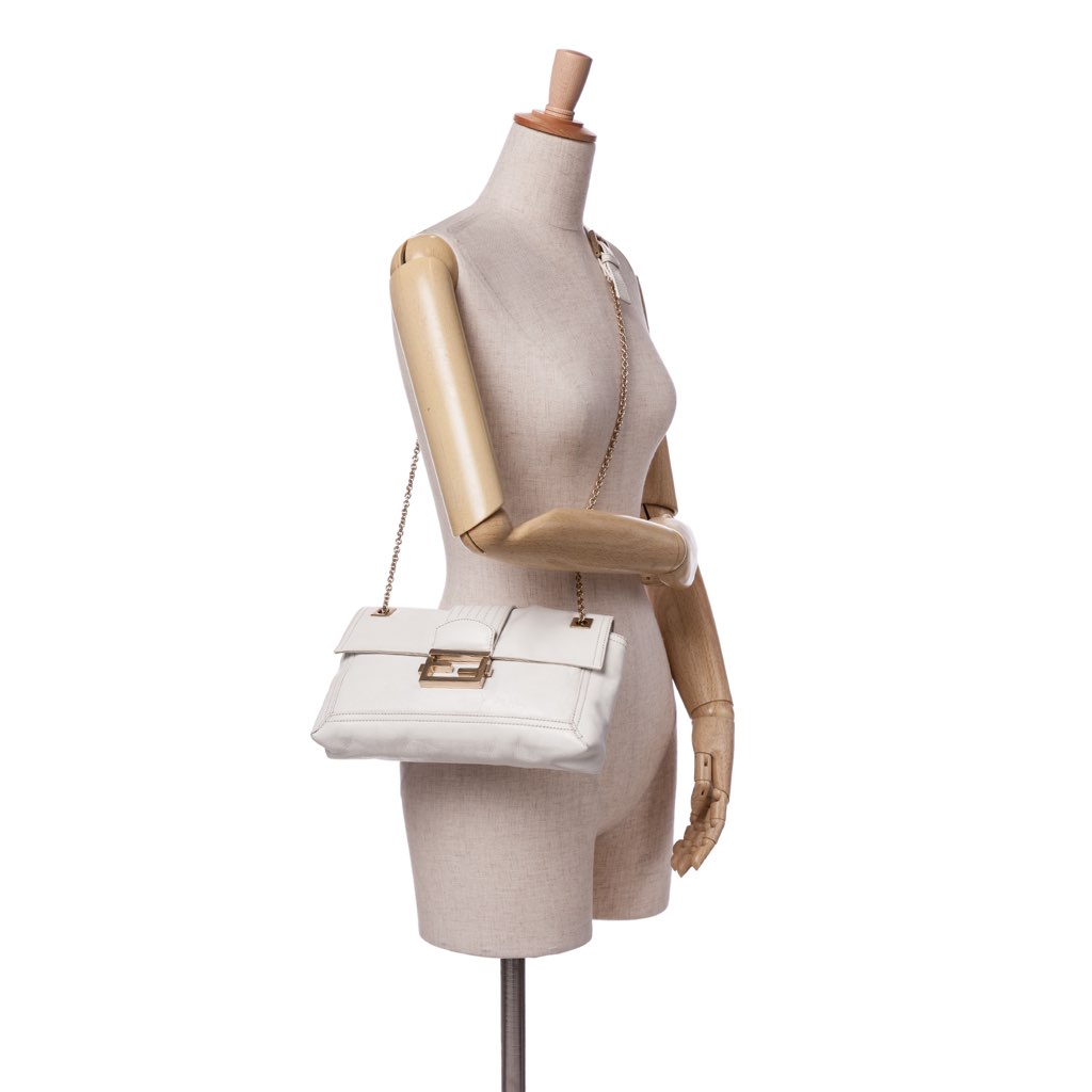 Fendi Leather Chain Baguette - Image 12