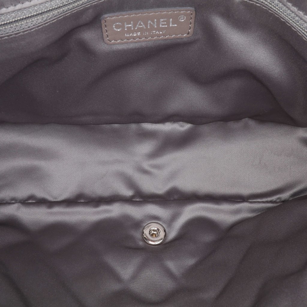 Chanel Jumbo Quilted Lambskin Coco Rain Flap - 4