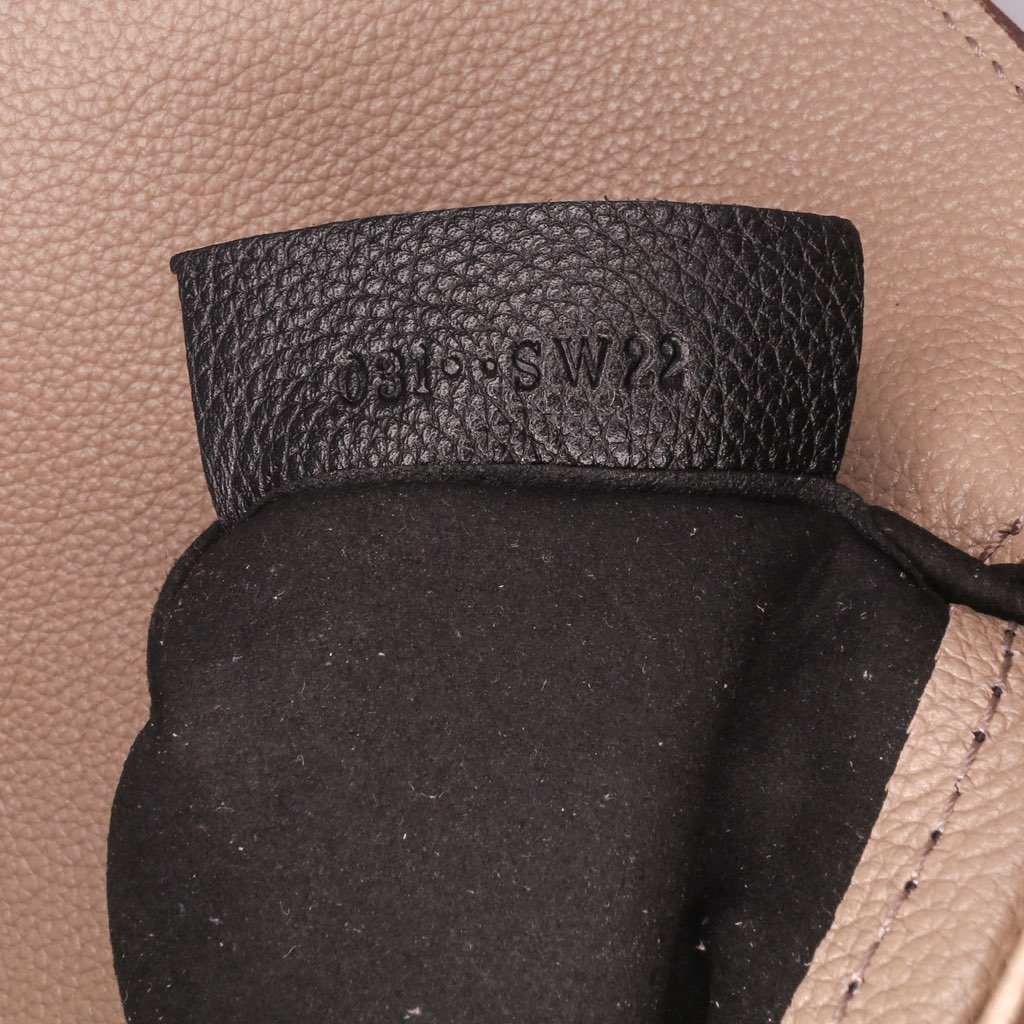 Tom Ford Grained Calfskin TF Flap Crossbody - Detail 1