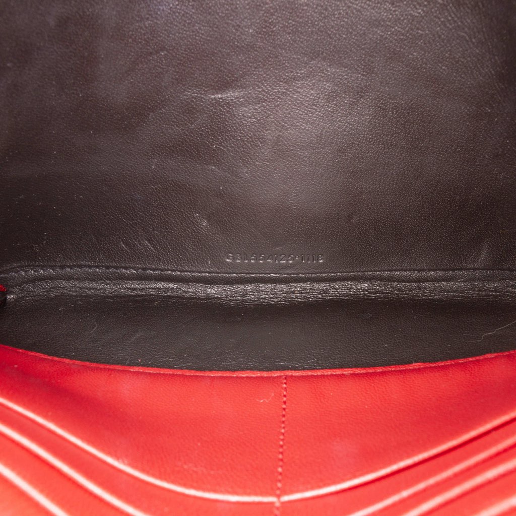 Saint Laurent Matelasse Patent Monogram Vicky Chain Wallet - Image 10