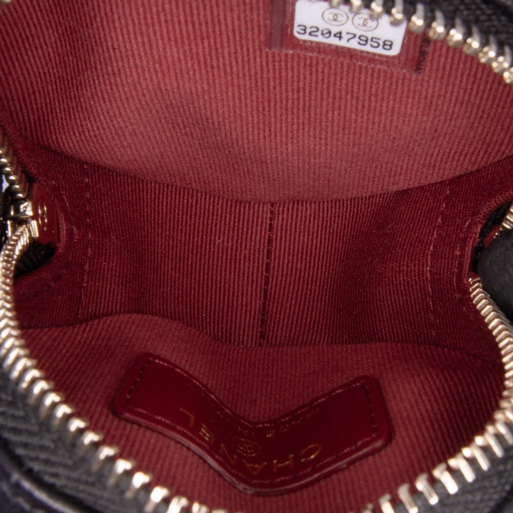 Chanel Lambskin CC in Love Heart Necklace Bag - 4