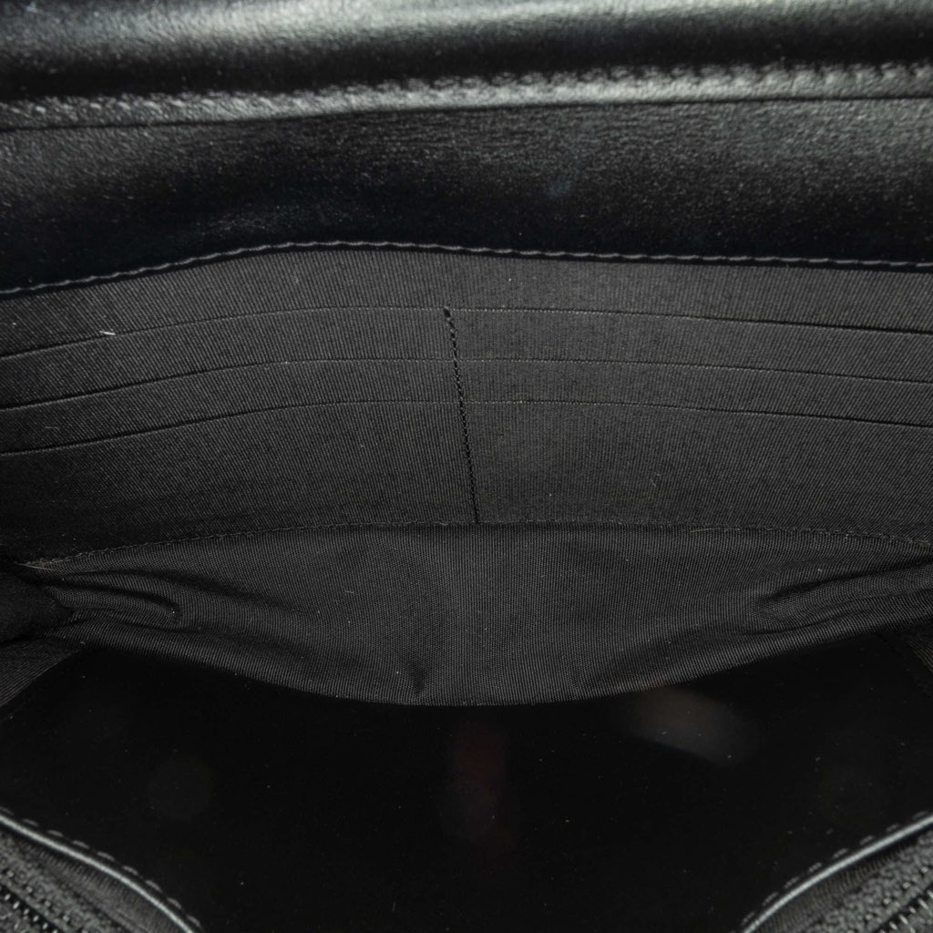 Chanel Chevron Lambskin Button Wallet On Chain - 4