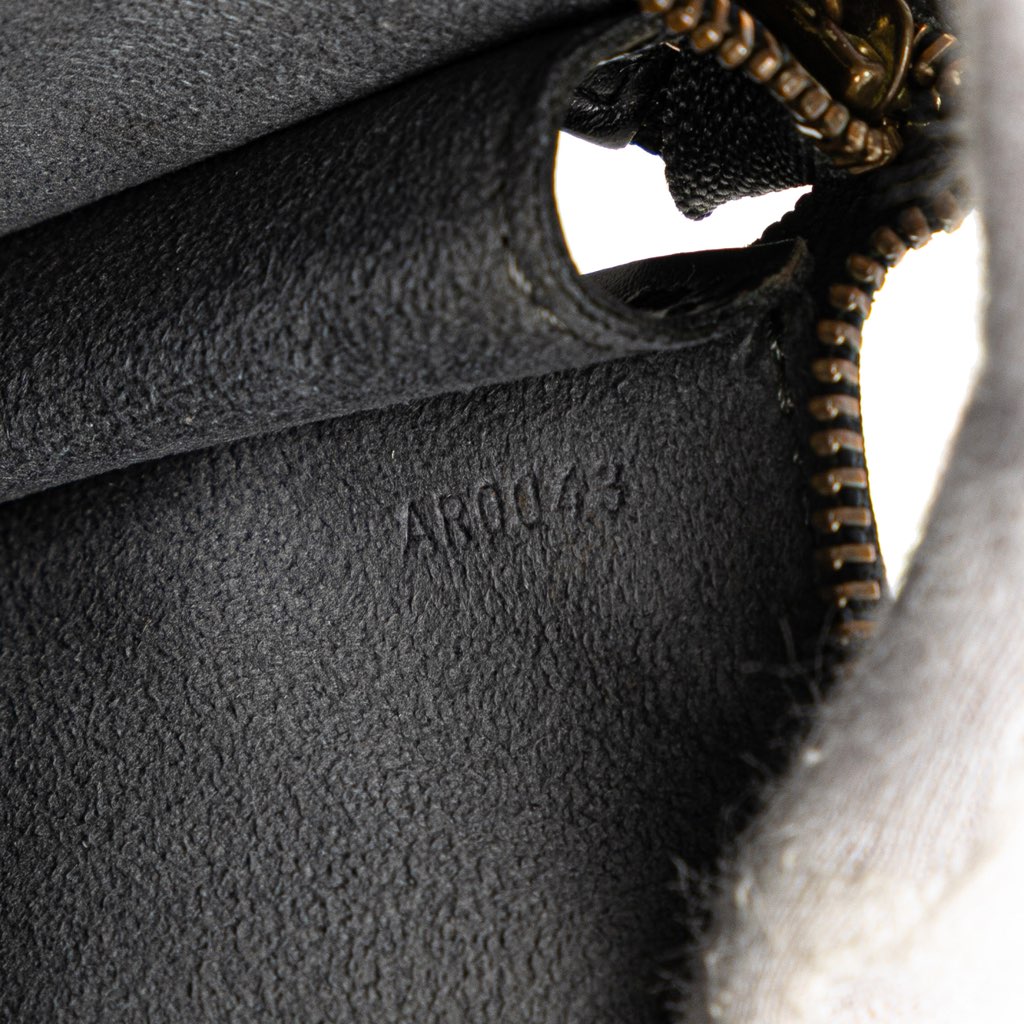 Louis Vuitton Epi Pochette Accessoires - Detail 1