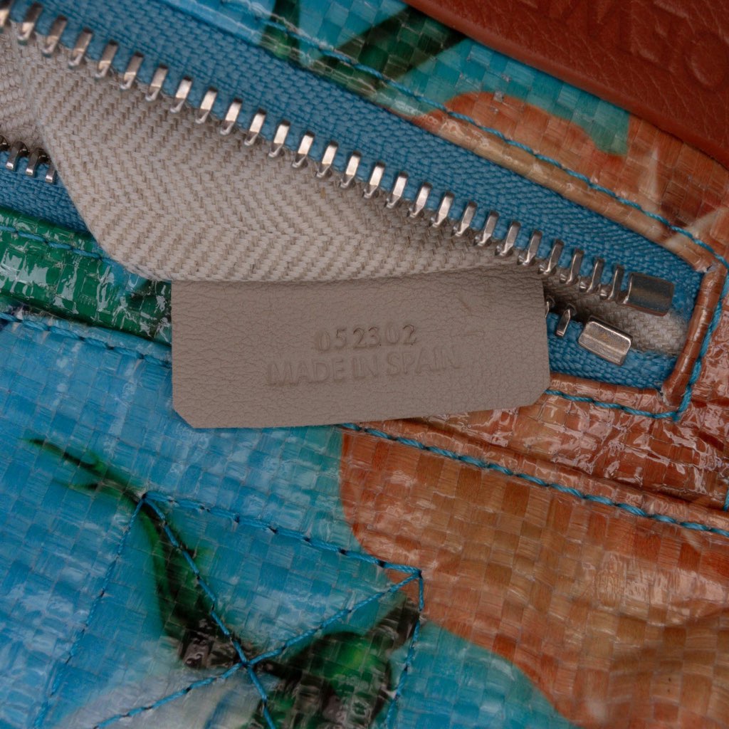 Loewe Paulas Ibiza Printed Coated Canvas Fold Shopper Tote - Detail 1