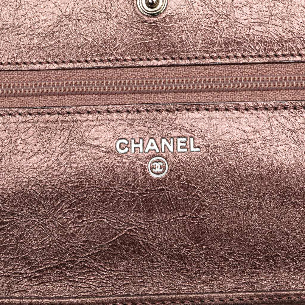 Chanel Reissue 2.55 Quilted Metallic Aged Calfskin Wallet on Chain - Detail 1