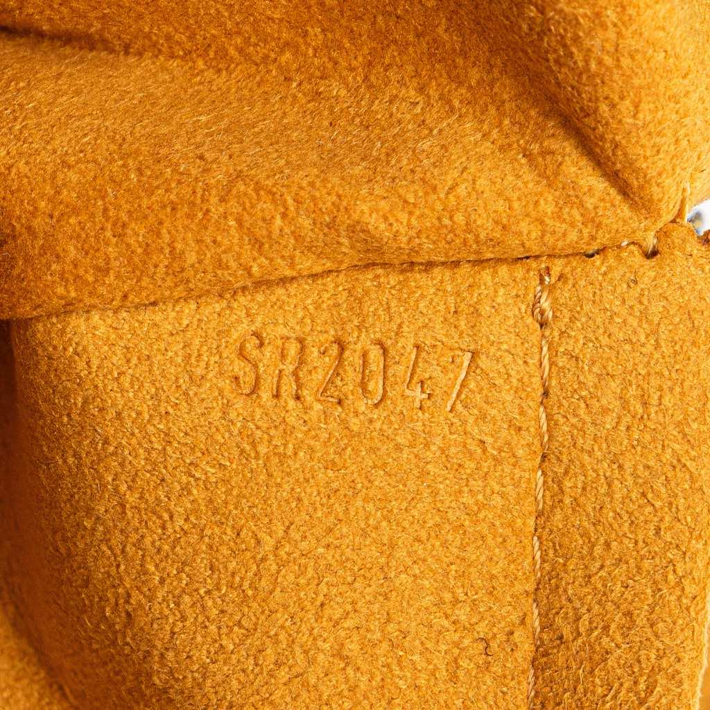 Louis Vuitton Monogram Denim Bum Bag - Detail 2