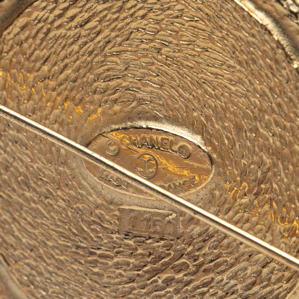 Chanel Gold Plated 31 Rue Cambon Round Brooch - Image 6