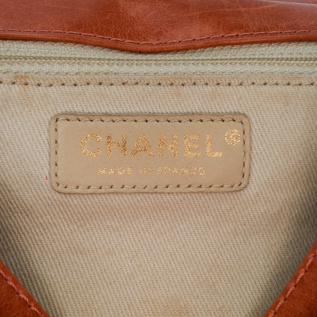 Chanel Medium Aged Calfskin Bubble CC Flap - Side view