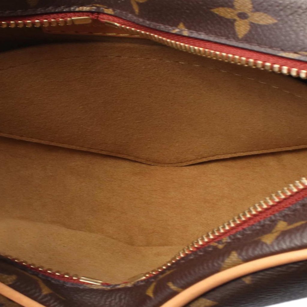 Louis Vuitton Monogram Game on Coeur - 3