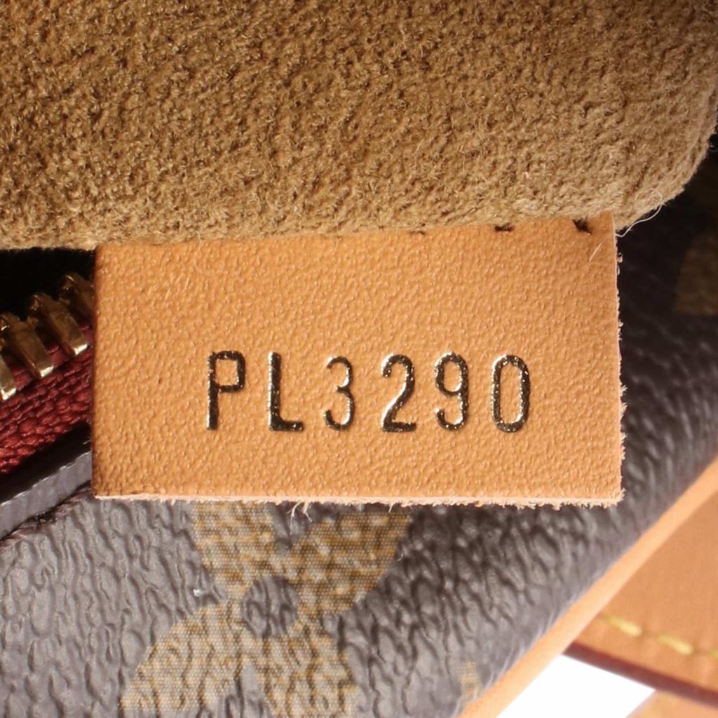 Louis Vuitton Monogram Game on Coeur - 5