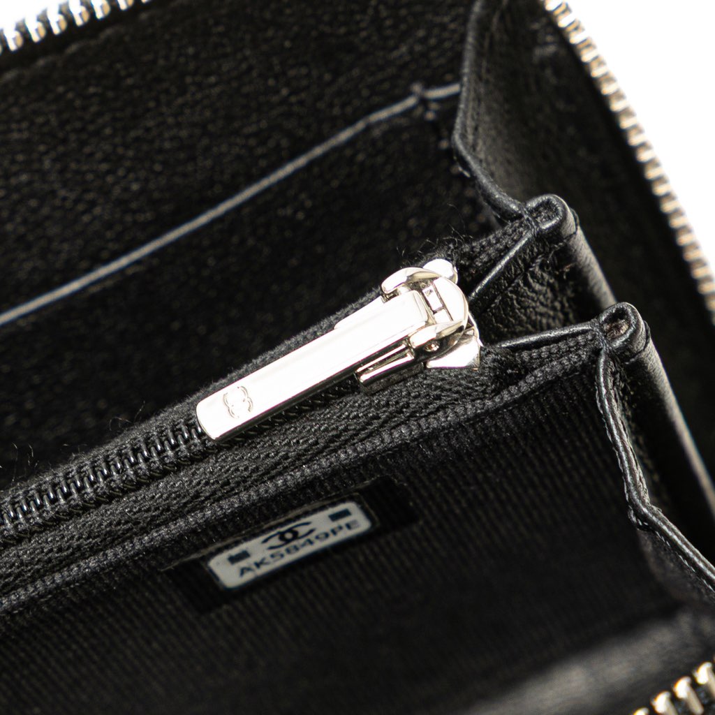 Chanel Quilted Lambskin CC Crystal Coin Pouch - Detail 2