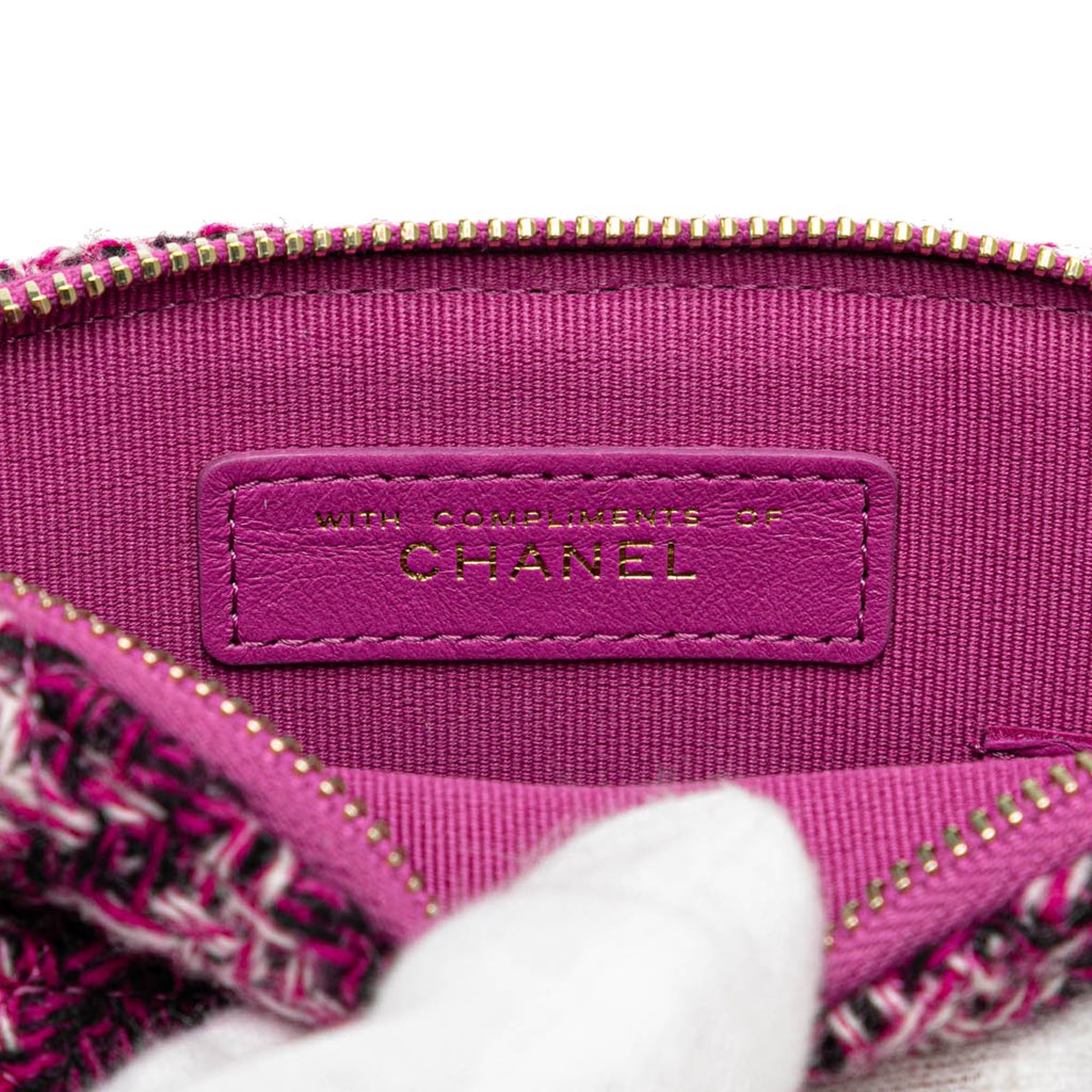 Chanel CC Tweed Houndstooth Clutch On Chain - Side view