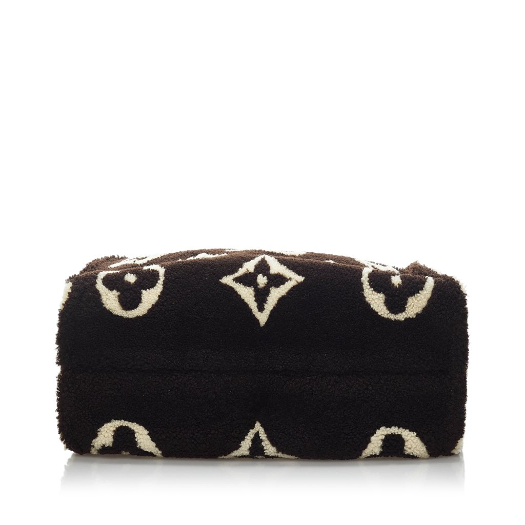 Louis Vuitton Monogram Giant Shearling Teddy Onthego GM - 4