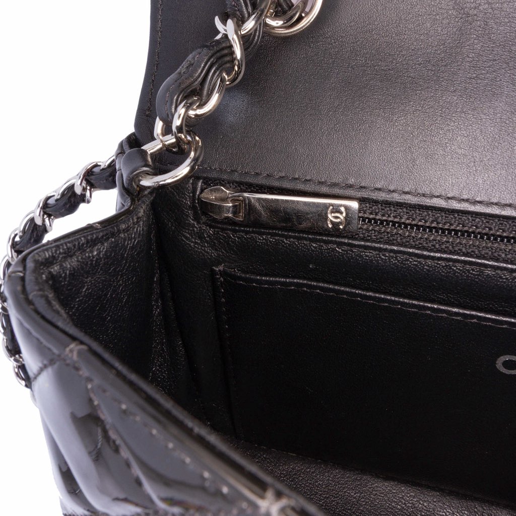 Chanel Mini Rectangular Classic Bicolor Patent Single Flap - Detail 1