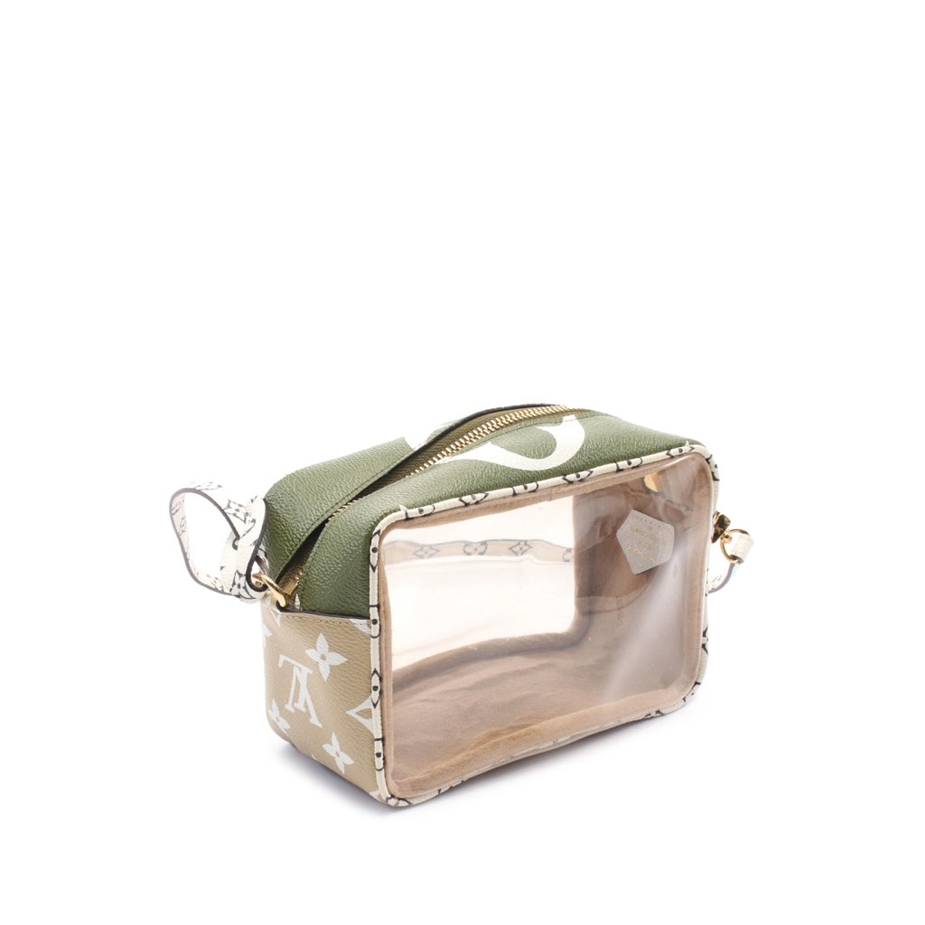 Louis Vuitton Monogram Giant Beach Pouch - 2