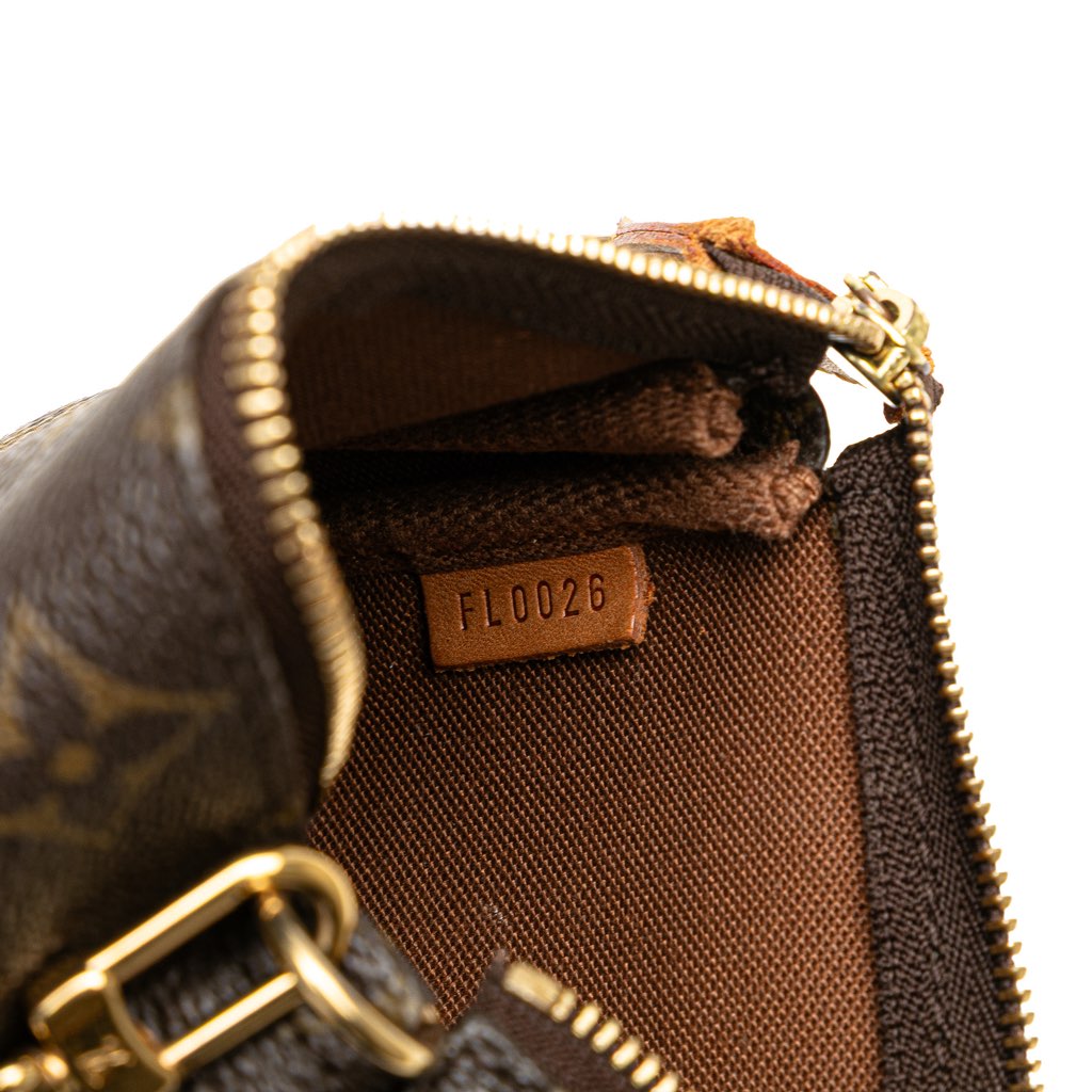 Louis Vuitton Monogram Mini Pochette Accessoires - Detail 1