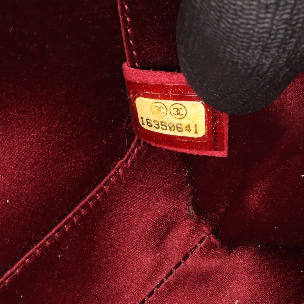 Chanel Quilted Lambskin Chain Around Clutch - Detail 1