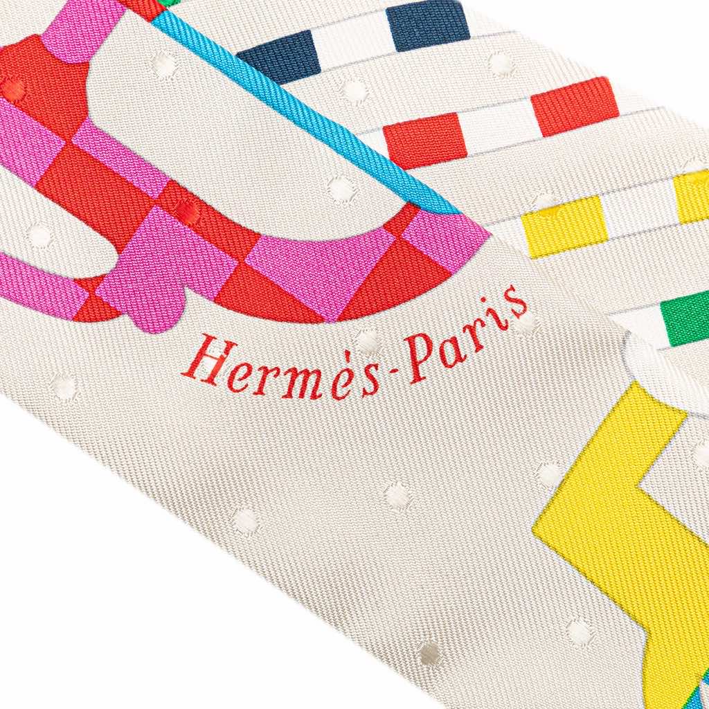 Hermès Bouclerie Moderne Plumetis Silk Twilly Scarf - 2