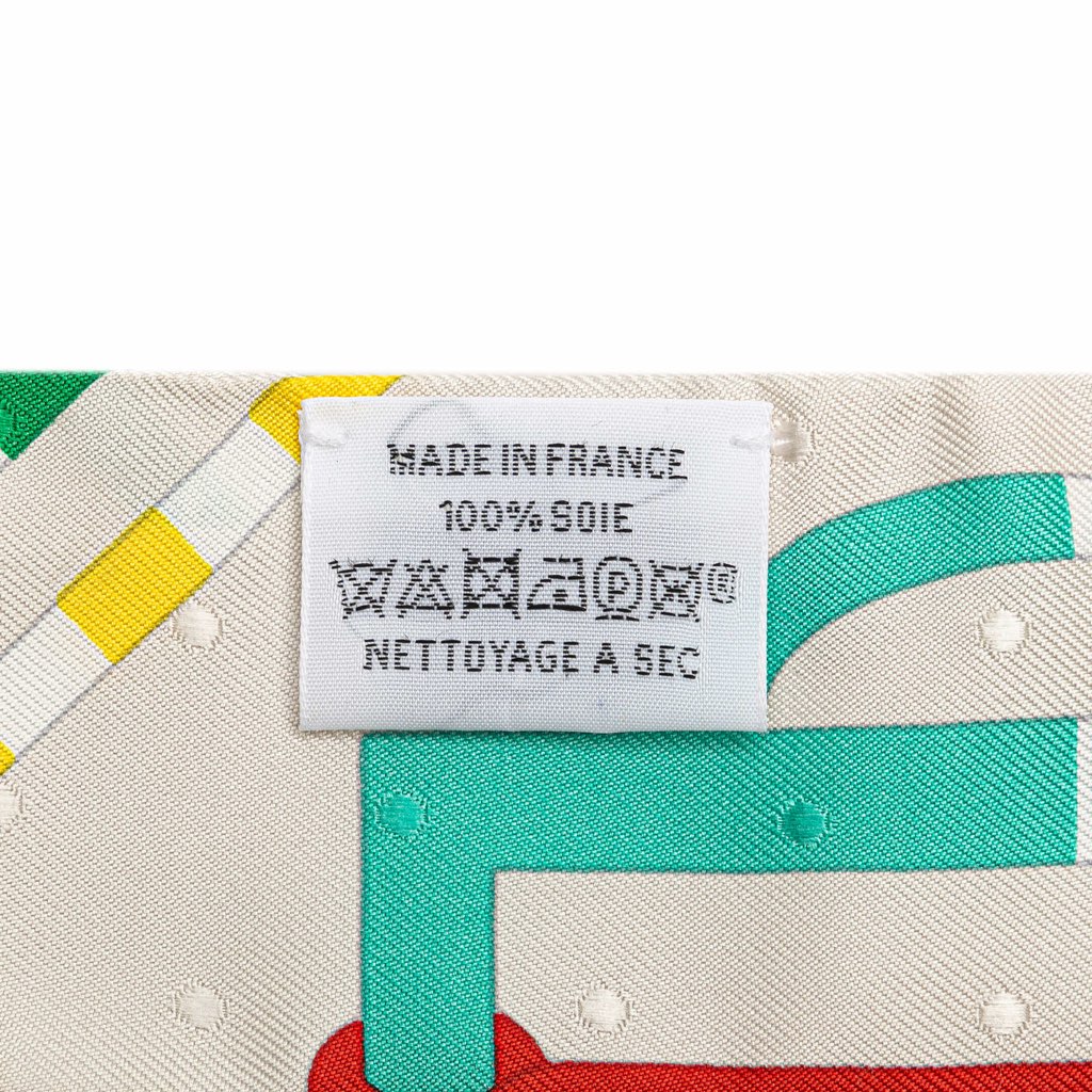 Hermès Bouclerie Moderne Plumetis Silk Twilly Scarf - 4