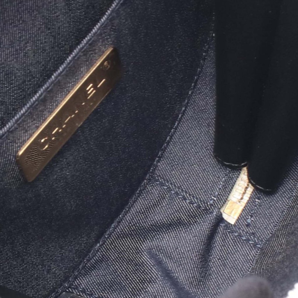 Chanel Crumpled Calfskin En Vogue Round Bag - 3