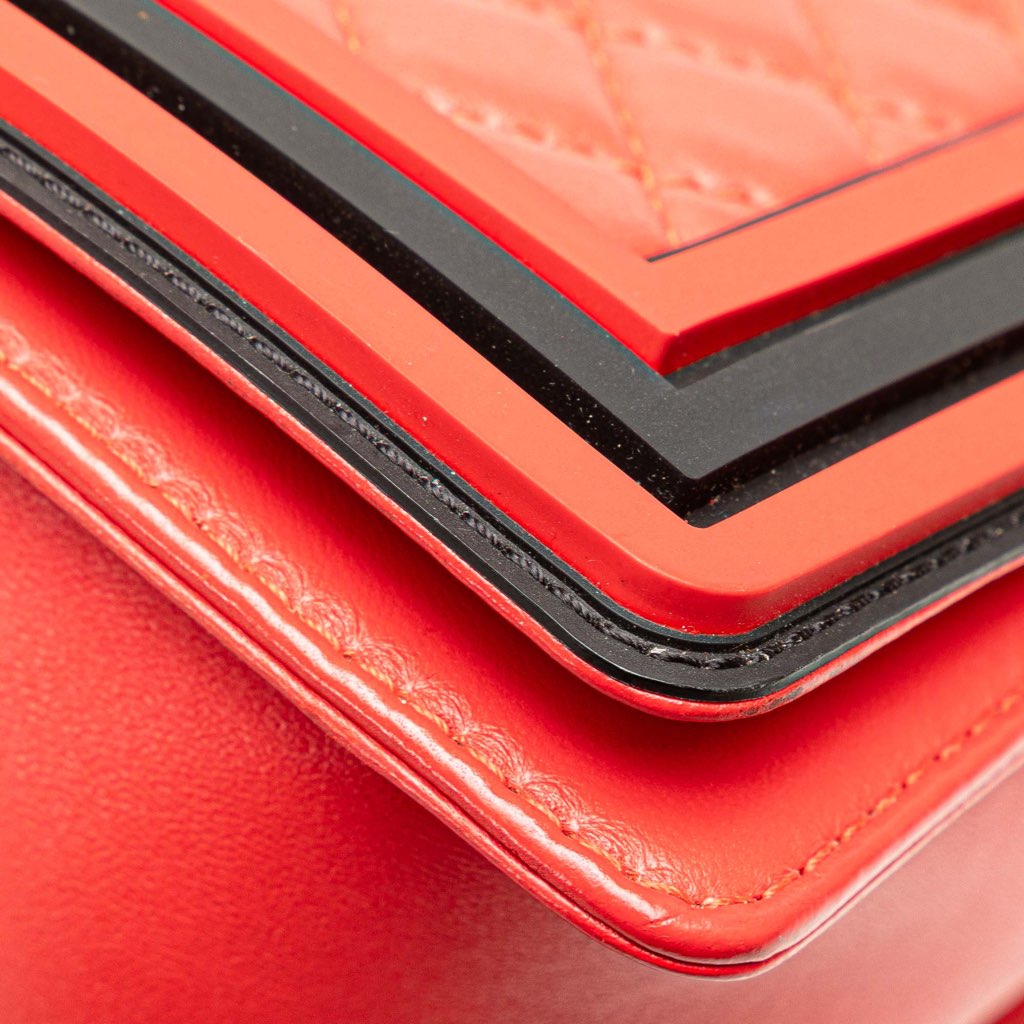 Chanel Old Medium Bicolor Quilted Lambskin and Rubber Boy Flap - Detail 2