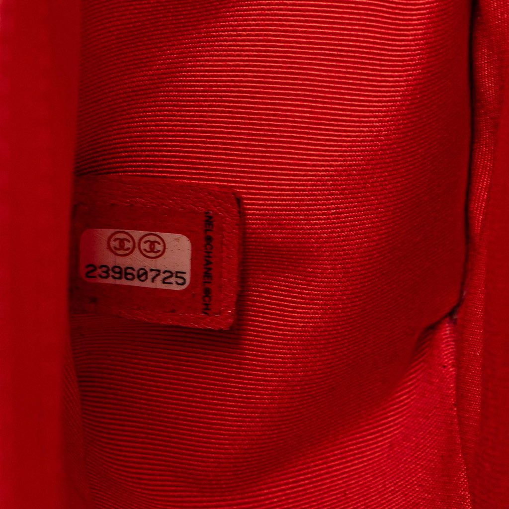 Chanel Old Medium Bicolor Quilted Lambskin and Rubber Boy Flap - Image 11